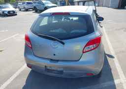 2011 MAZDA MAZDA2
