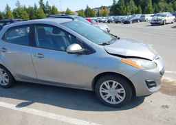 2011 MAZDA MAZDA2