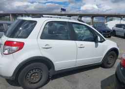 2010 SUZUKI SX4