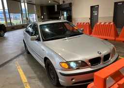 2005 BMW 325I