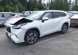 2022 TOYOTA highlander xle