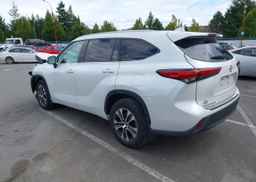 2022 TOYOTA highlander xle