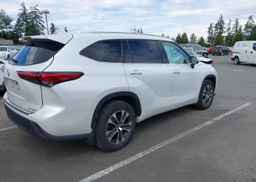 2022 TOYOTA highlander xle