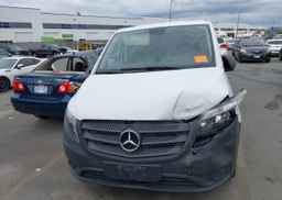 2018 MERCEDES-BENZ METRIS
