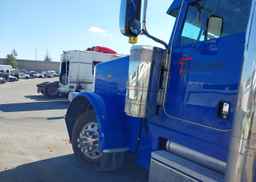 2022 PETERBILT 389