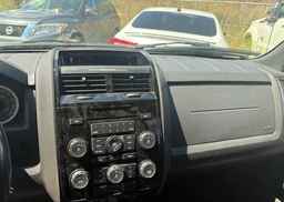 2010 FORD ESCAPE LIMITED