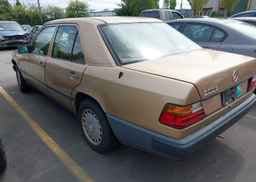 1988 MERCEDES-BENZ 300 E