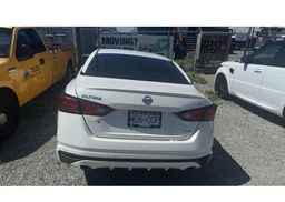 2019 NISSAN ALTIMA SV