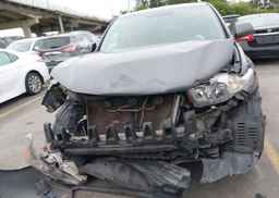 2011 TOYOTA HIGHLANDER SE