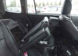 2011 TOYOTA HIGHLANDER SE
