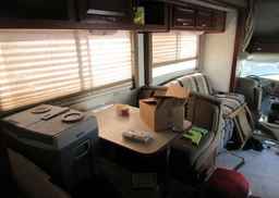 2004 FORD E450 SD MOTOR HOME