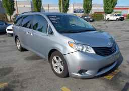 2015 TOYOTA SIENNA