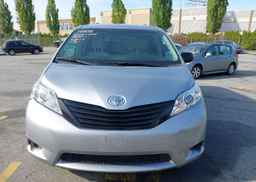 2015 TOYOTA SIENNA