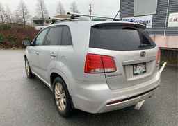 2011 KIA SORENTO SX