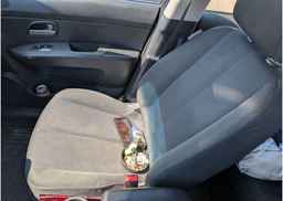 2010 KIA RONDO