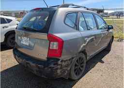 2010 KIA RONDO