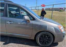 2010 KIA RONDO