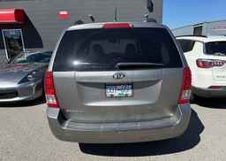 2011 KIA SEDONA LX