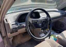 1992 FORD ESCORT LX-E