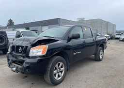 2014 NISSAN TITAN