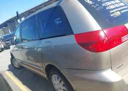 2004 TOYOTA SIENNA CE
