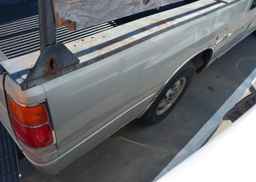 1990 ISUZU CONVENTIONAL SPACE CAB