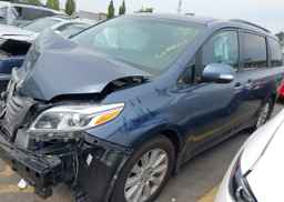 2017 TOYOTA SIENNA XLE