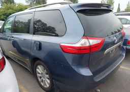 2017 TOYOTA SIENNA XLE