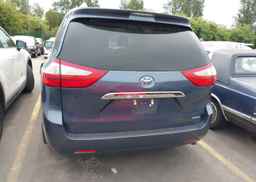 2017 TOYOTA SIENNA XLE