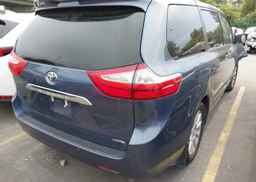 2017 TOYOTA SIENNA XLE