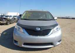 2012 TOYOTA SIENNA LE