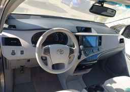 2012 TOYOTA SIENNA LE