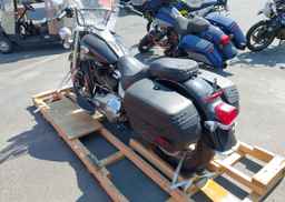 2024 HARLEY-DAVIDSON FLHCS
