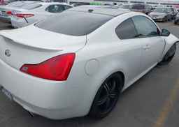 2011 INFINITI G37