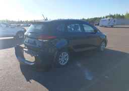2017 KIA RONDO L