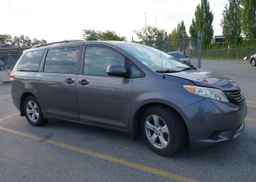 2011 TOYOTA SIENNA