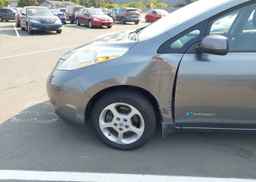 2015 NISSAN LEAF