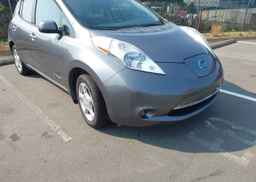 2015 NISSAN LEAF