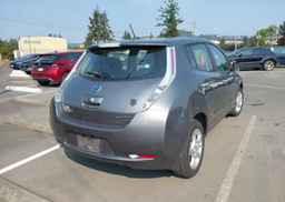 2015 NISSAN LEAF