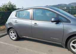 2015 NISSAN LEAF