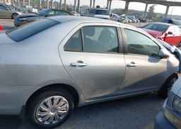 2010 TOYOTA YARIS