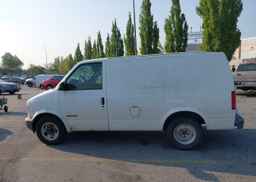2000 GMC SAFARI XT