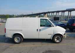 2000 GMC SAFARI XT