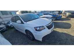 2015 CHRYSLER TOWN & COUNTRY S