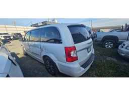 2015 CHRYSLER TOWN & COUNTRY S