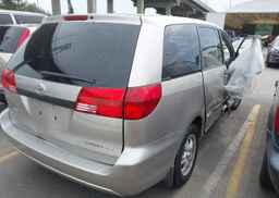 2005 TOYOTA SIENNA CE