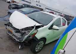 2015 TOYOTA Prius c