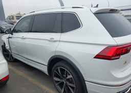 2023 VOLKSWAGEN TIGUAN SEL R-LINE BLACK