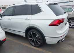 2023 VOLKSWAGEN TIGUAN SEL R-LINE BLACK