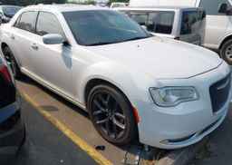 2017 CHRYSLER 300 LIMITED